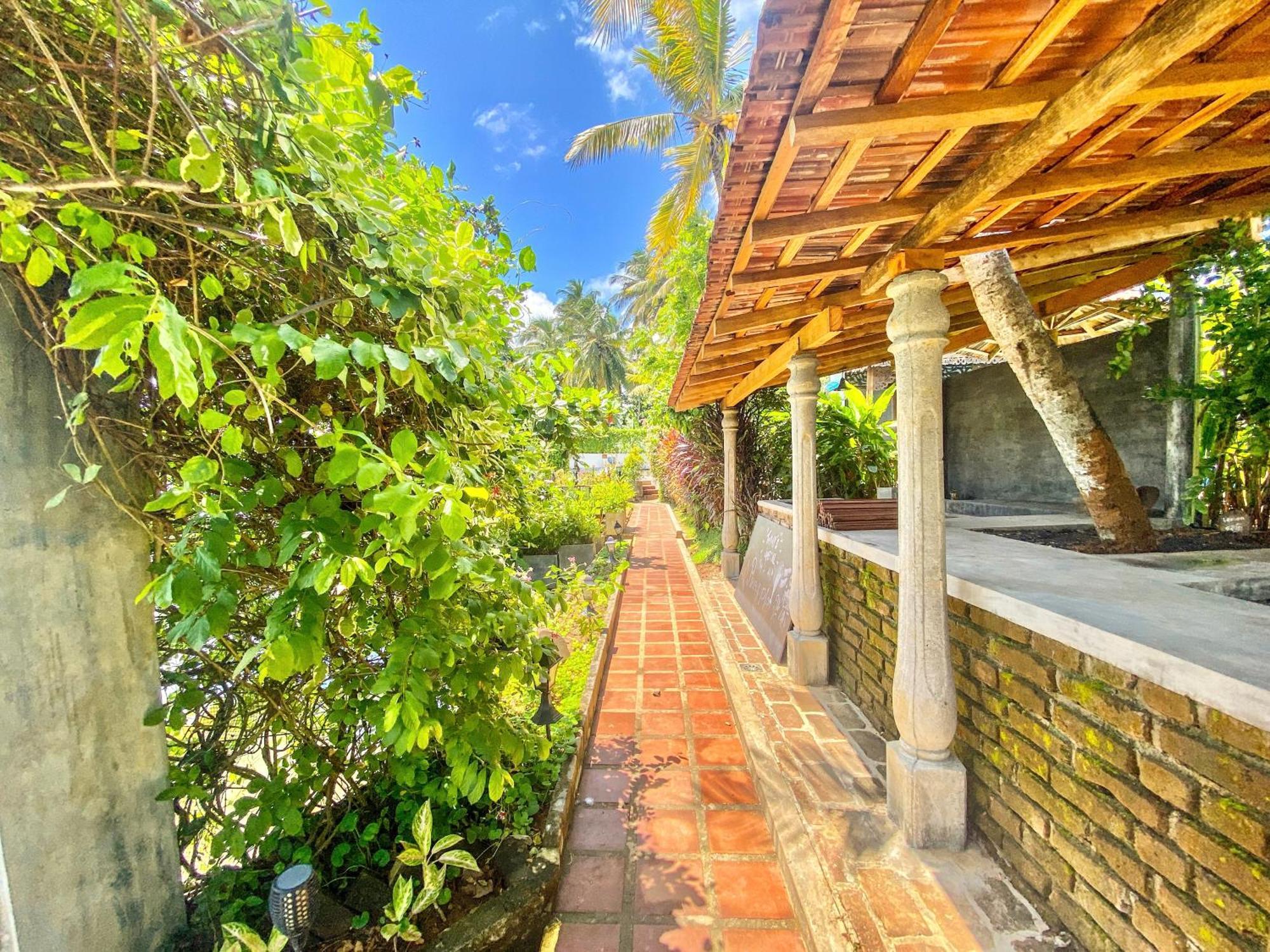 Waterland Negombo Exterior foto